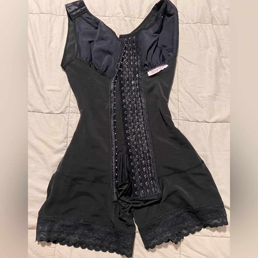 Curvy Gyals NWT XXS true Colombian Faja short torso